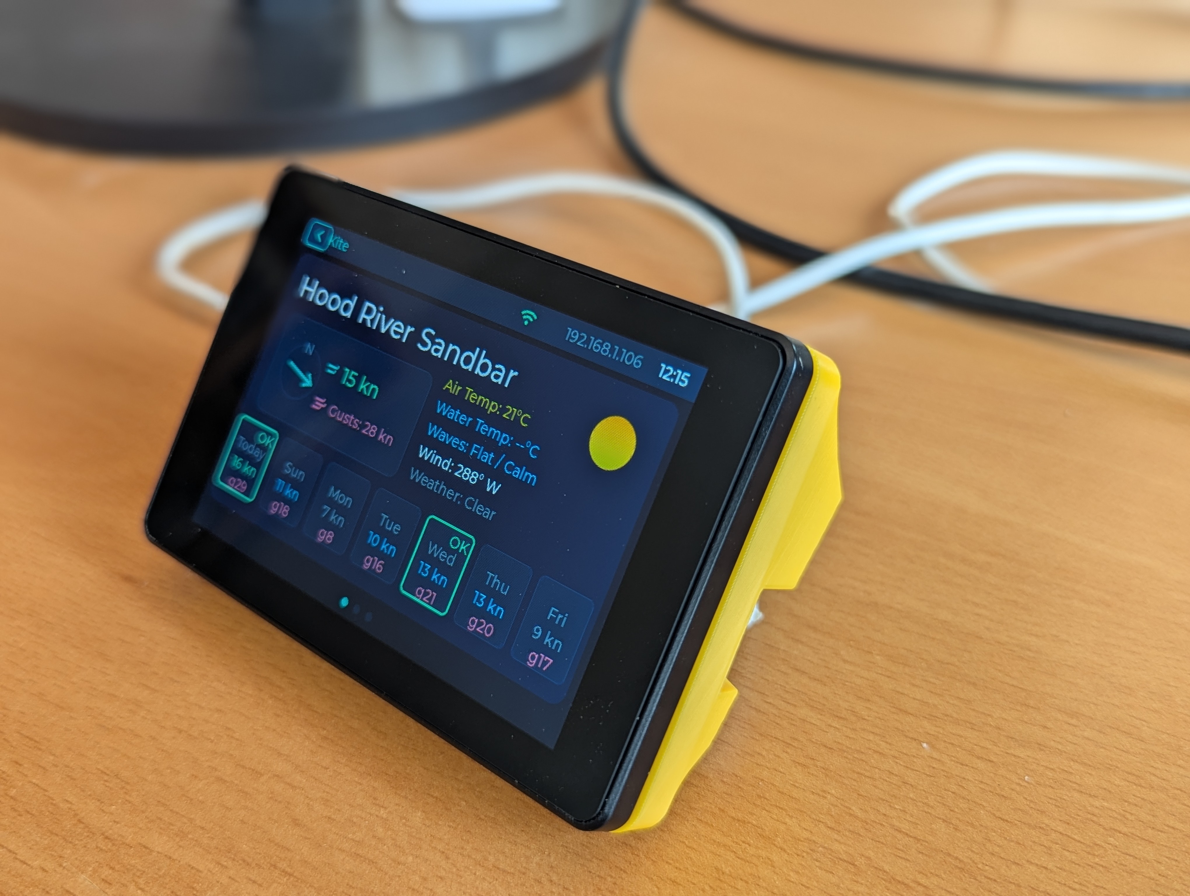 W2Kite Dashboard with wind compass and forecast